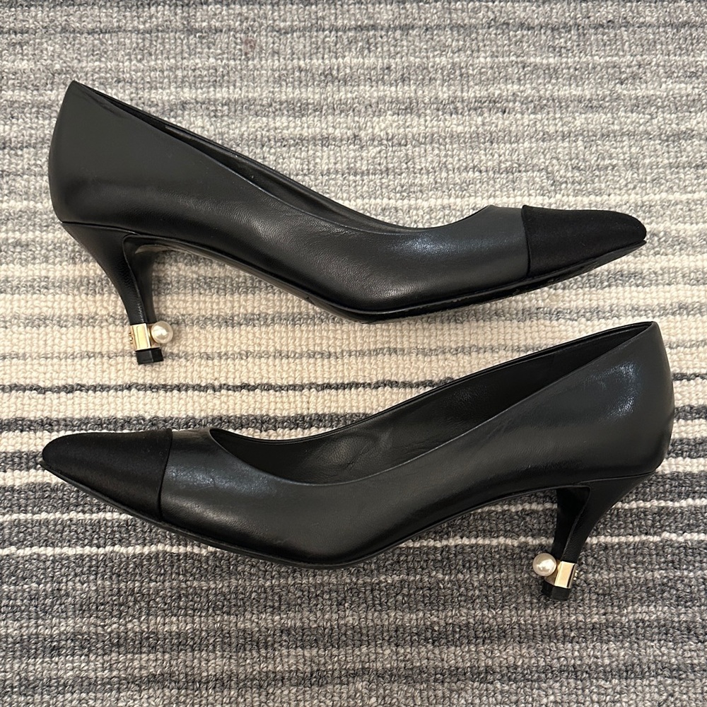 CHANEL Black Kitten Heels with Pearl Detail 38.5